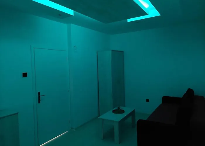 Aleksic U Centru Grada דירה